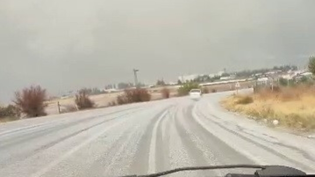 Kahta-Sincik yolunda dolu yağışı