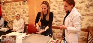 Tarihi mekanda "ebru" etkinliği