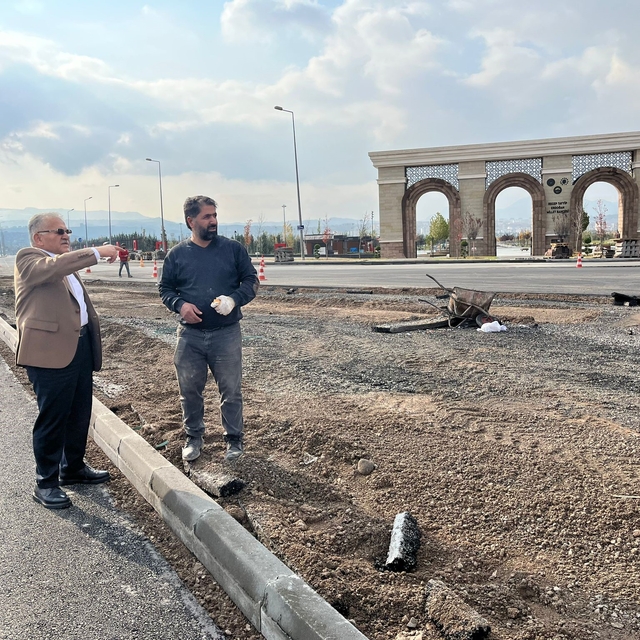Başkan Büyükkılıç'tan Talas Bulvarı üzerindeki kavşak düzenleme ve deplase...