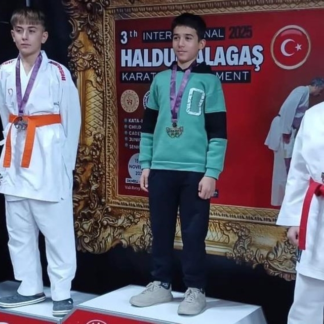 Sarıgöllü sporcu Denizli'de gümüş madalya kazandı