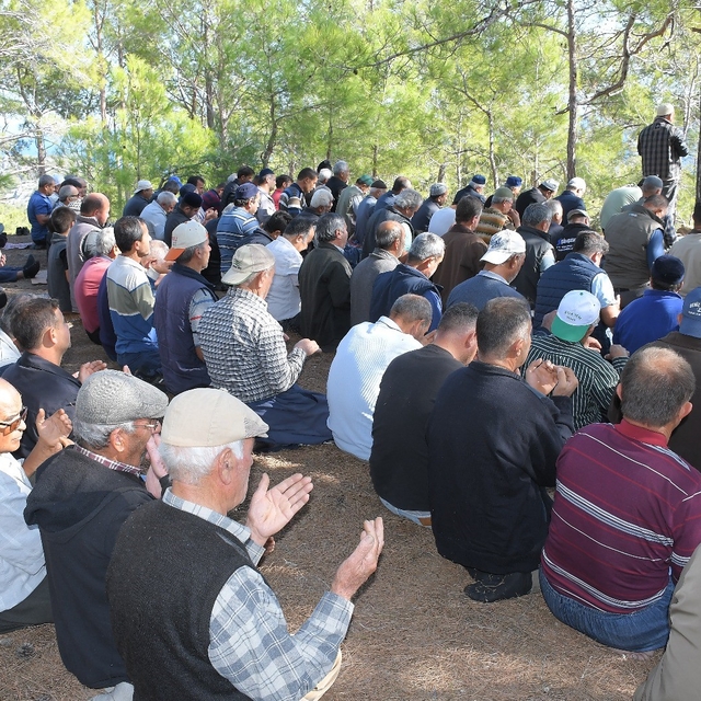 Bozyazı'da asırlık 'yağmur duası' geleneği bu yıl da devam etti
Mersin'in B...