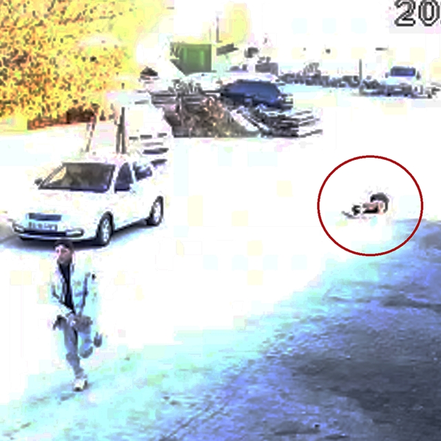 "Çakmak" bahanesiyle yaklaşıp bıçakladı: O anlar kamerada