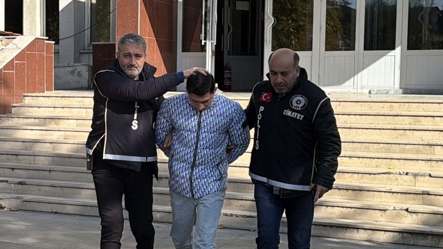 Kırıkkale'de bir kişinin bıçaklanması güvenlik kamerasında