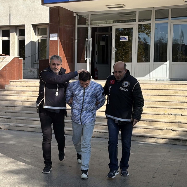 Kırıkkale'de bir kişinin bıçaklanması güvenlik kamerasında