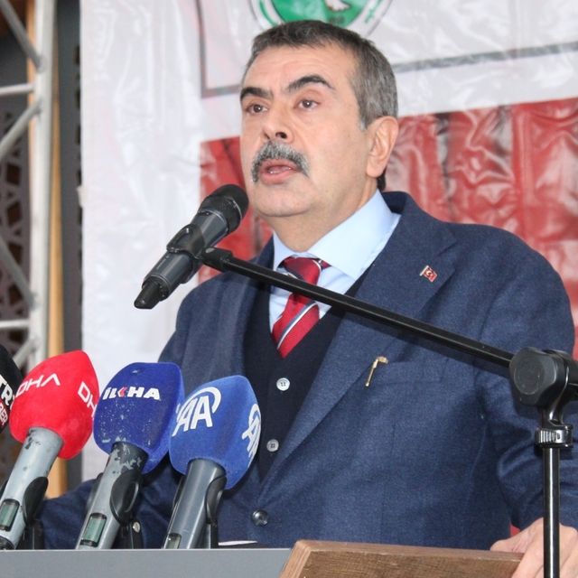 Bakan Tekin: Cumhurbaşkanımız, kimse cesaret edemez denen birçok yasağı kal...