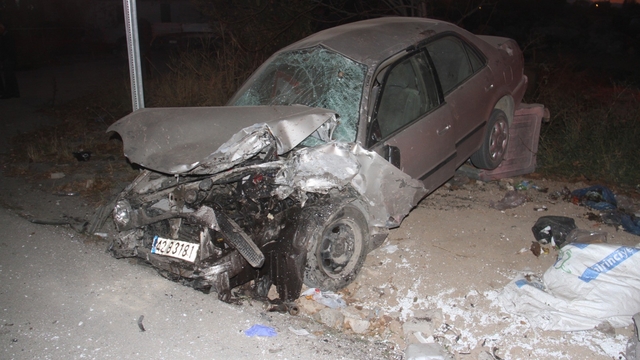 Konya'da traktör ile otomobil çarpıştı: 2 yaralı