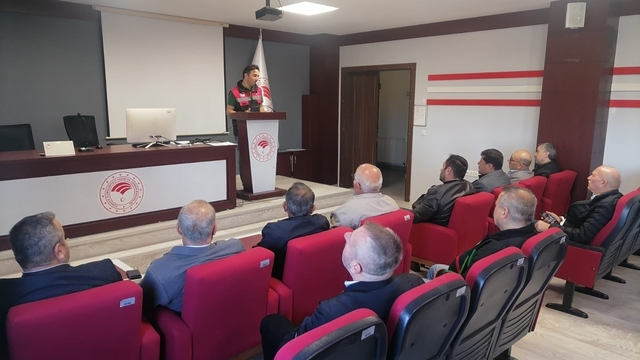 Bafra'da kahverengi kokarcaya karşı kışlak mücadelesi başlatıldı