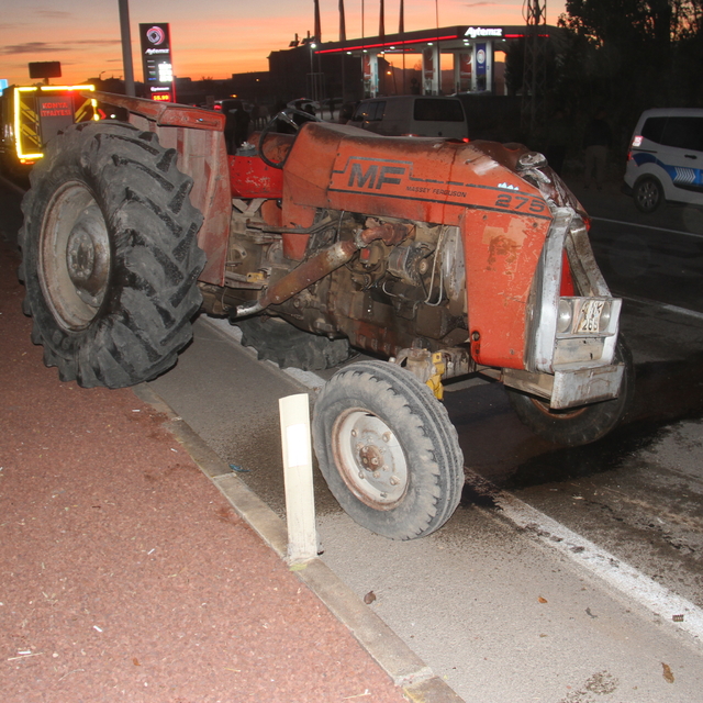 Konya'da traktör ile otomobilin çarpışması sonucu 2 kişi yaralandı