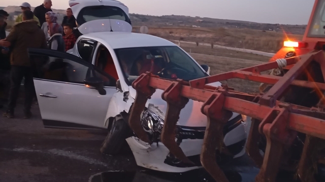 Kırklareli'de traktör ile otomobil çarpıştı: 2 yaralı