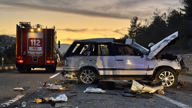 Mantar toplama dönüşü feci kaza: 2 ölü, 7 yaralı
Kontrolden çıkıp taklalar atan cipteki 2 kişi öldü, 4'ü çocuk 7 kişi yaralandı
