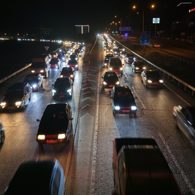 Ara tatil bitti, tatilcilerin dönüş yolculuğu başladı: 43 ilin geçiş noktas...