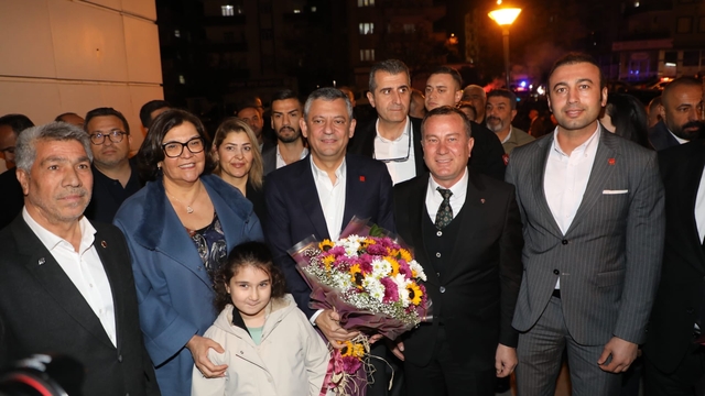 CHP Genel Başkanı Özel, Nizip Belediyesi'ni ziyaret etti