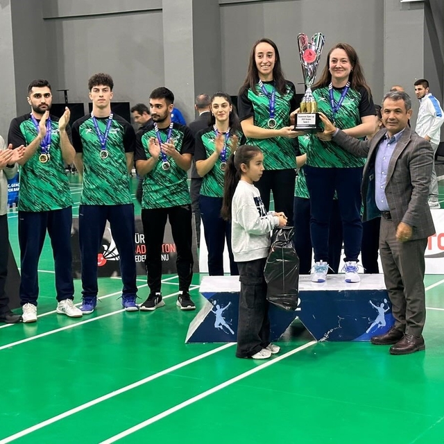 Badmintonda Erzincan Telekom Spor ikinci oldu
