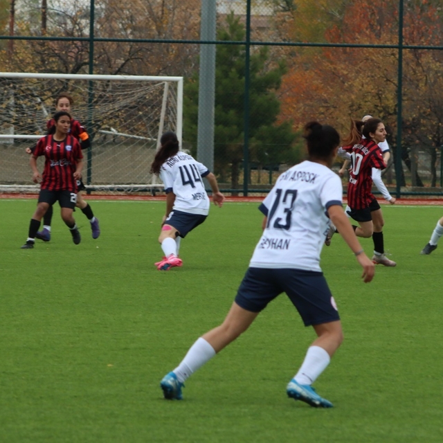Erzincan'ın kızları Ağrı'ya 5-0 yenildi