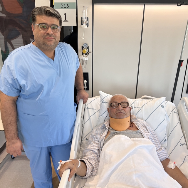 Boyun omuriliğindeki daralma ameliyatı: Yaşlı hasta yeni teknikle ertesi gü...