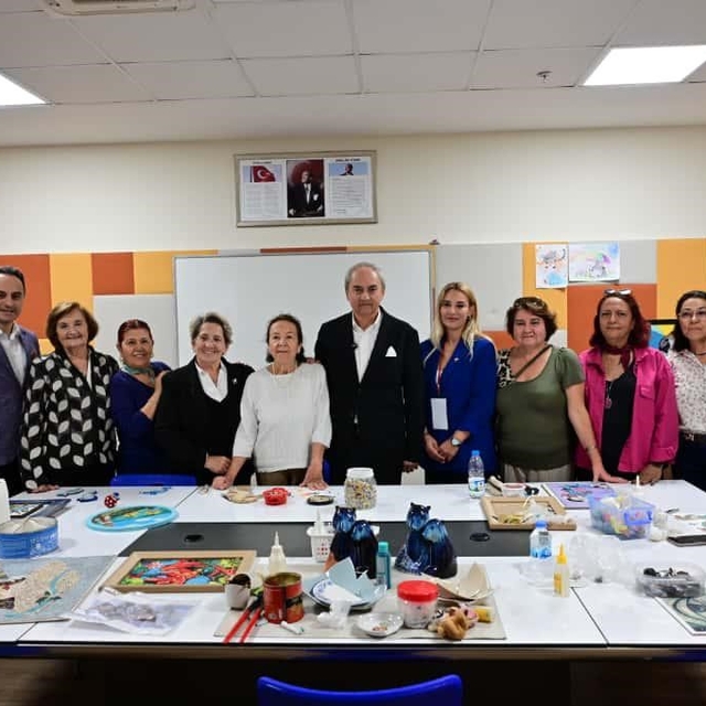 Görsel Sanatlar ve Sanatsal Mozaik Atölyesi sanatseverleri buluşturdu