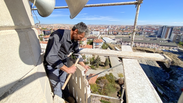 Yozgatlı minare ustası mesleğinin risklerinden dolayı çırak bulamıyor