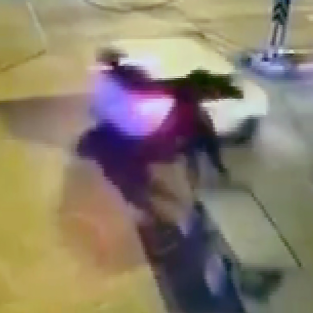 Kavşakta hafif ticari araca çarpan arabaya koşulu at öldü