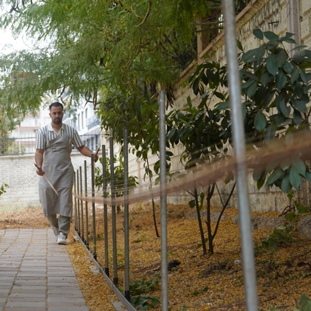 Şal-şepik kumaşını hazırlamak için 12 bin adım atıyorlar