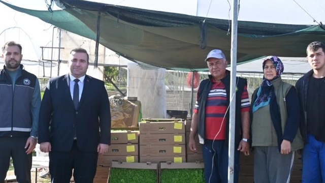 Kaymakam Ünal'dan çiftçilere sertifikalı tohum desteği