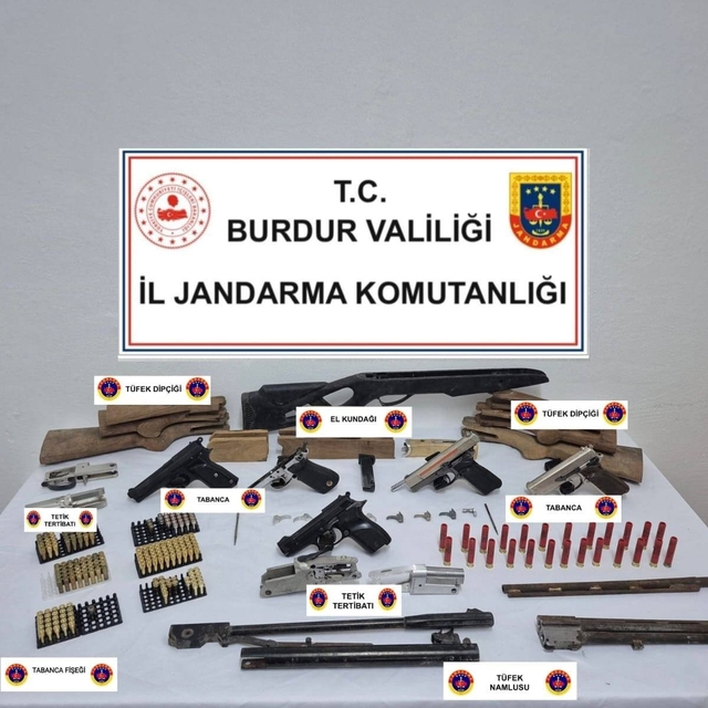 Burdur'da silah ve tarihi eser kaçakçılığı operasyonu