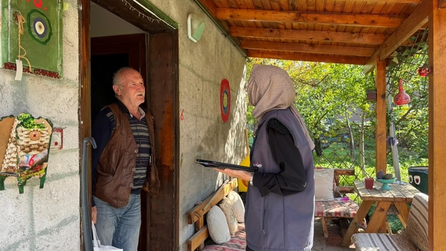 Başiskele'de "Gönül Bağı" ekipleri hane ziyaretlerini sürdürüyor