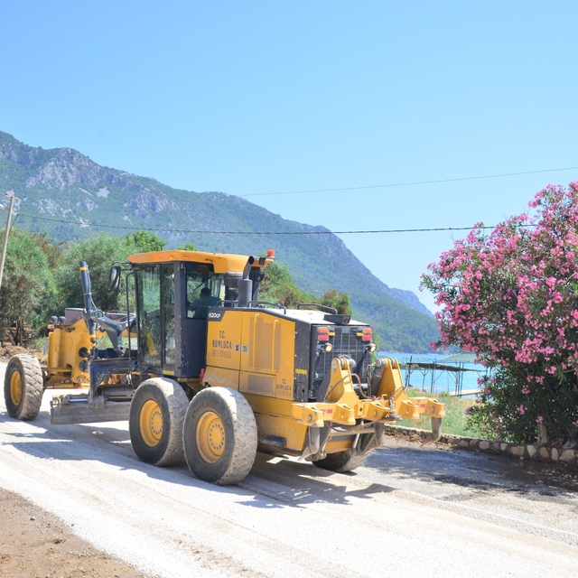 Kumluca Belediyesi, 25 mahallede 222 bin metrekare asfalt çalışması yaptı