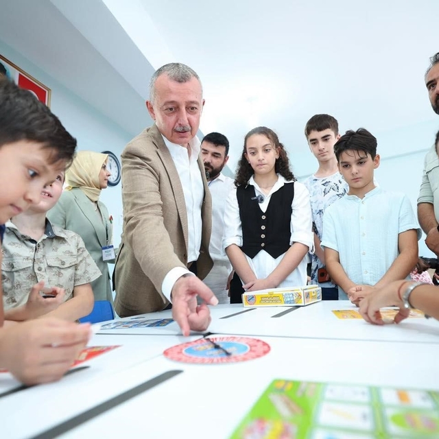 Kocaeli'de 30 bin öğrenciye 392 milyon liralık eğitim desteği