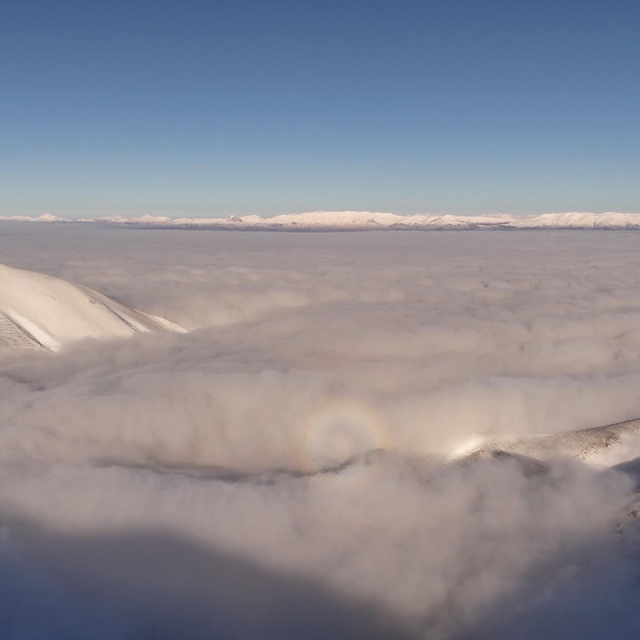 Erzurum'da sağanak dindi, şehir bulut denizine gömüldü