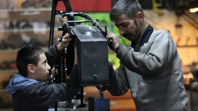 Hurdaya dönen Jawa motosikletler atölyede yeniden gün yüzüne çıkıyor