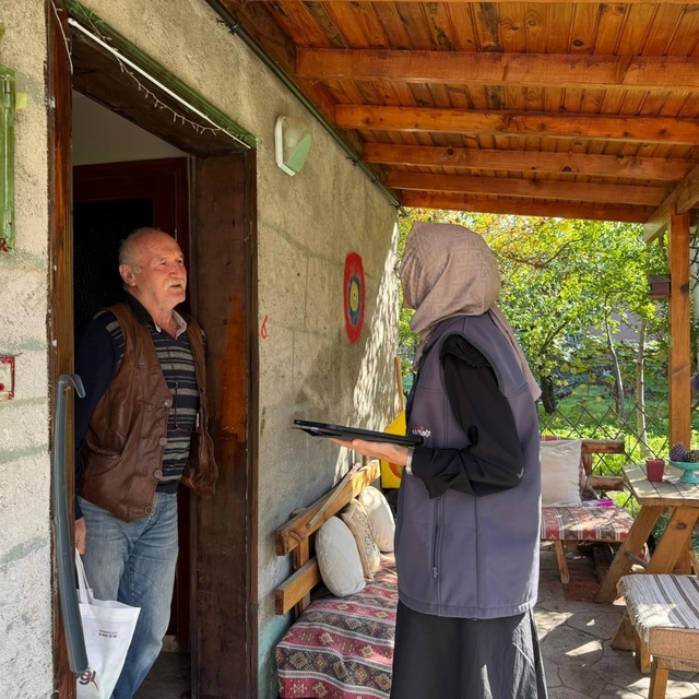 Başiskele'de "Gönül Bağı" ekipleri hane ziyaretlerini sürdürüyor