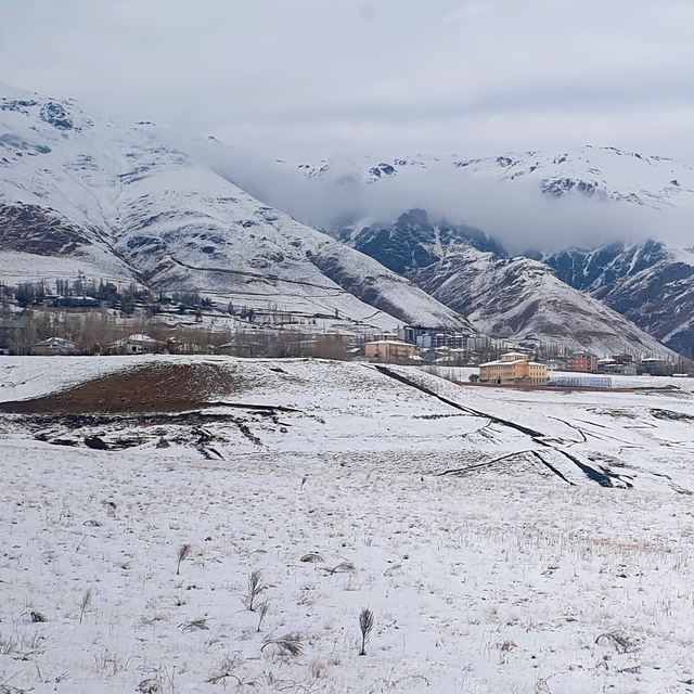 Başkale beyaza büründü