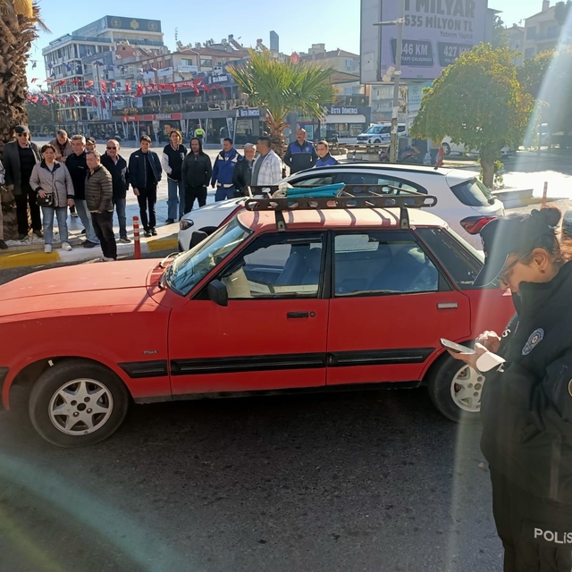 Kaza yapıp şoka giren yaşlı adam hastaneye kaldırıldı