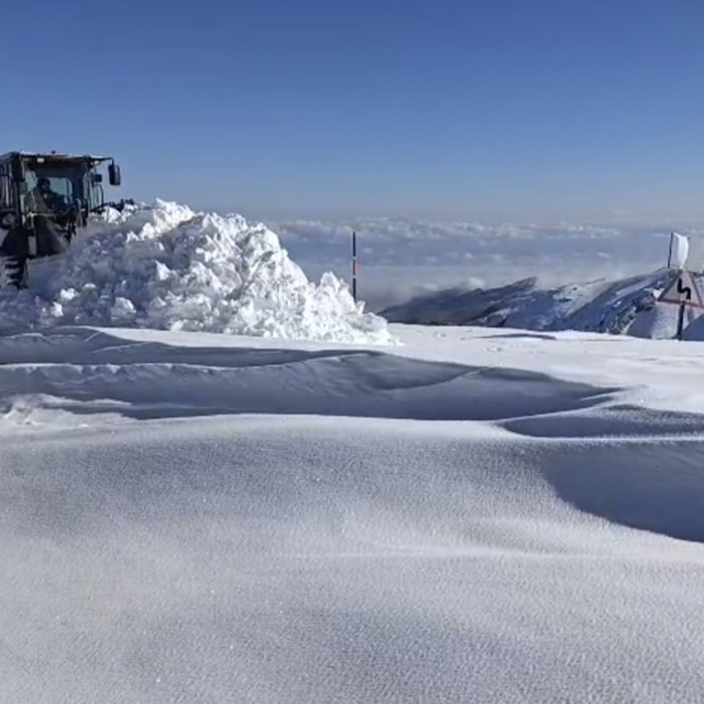 Muş'ta kapanan 31 yerleşim yerinin yolu yeniden ulaşıma açıldı