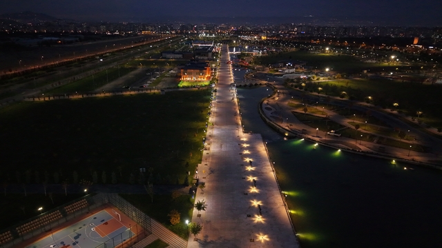 Recep Tayyip Erdoğan Millet Bahçesi'ne ışıklandırma yapıldı