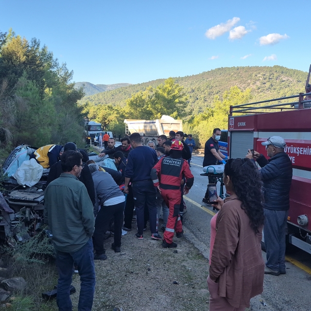 Bodrum'da feci; 1'i ağır 2 yaralı