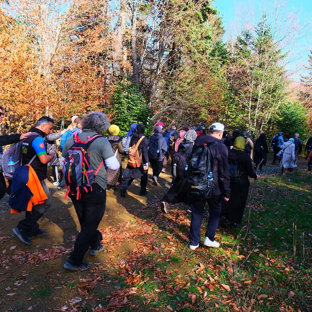 Pamukova'da sonbaharın renkleriyle 14 kilometrelik yürüyüş