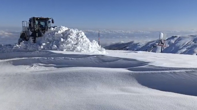 Muş'ta kapanan 31 yerleşim yerinin yolu yeniden ulaşıma açıldı
