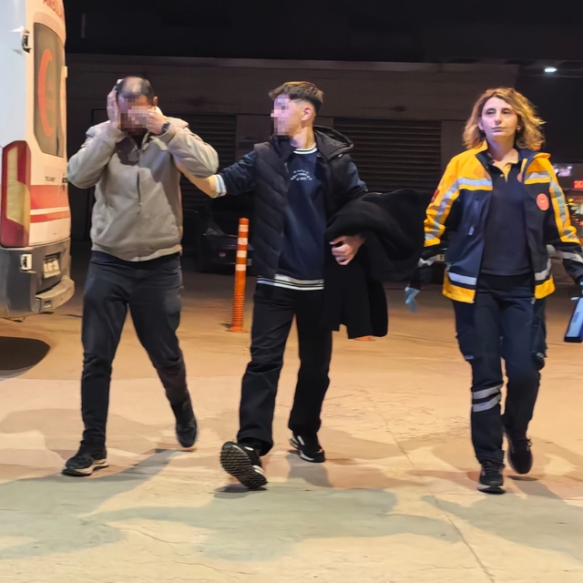 Şişede durduğu gibi durmadı, aşırı alkol kulağına mal oldu
Bursa'da taşları...