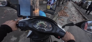 Motosiklet kaydı, duba şaşırttı: Sinirle çıktı, mizahla bitti
Hatalı parka...