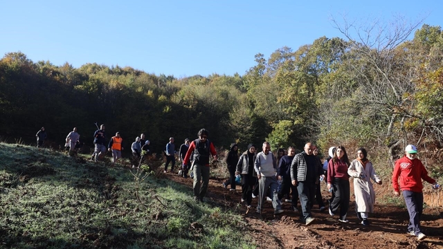 Körfez'de öğrenciler doğa yürüyüşünde buluştu
