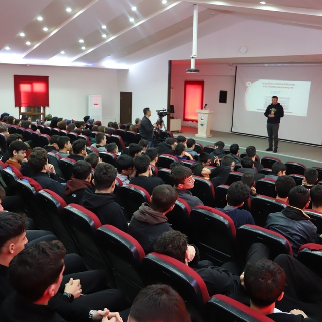 Elazığ'daki liselerde Fırat Üniversitesi tanıtıldı