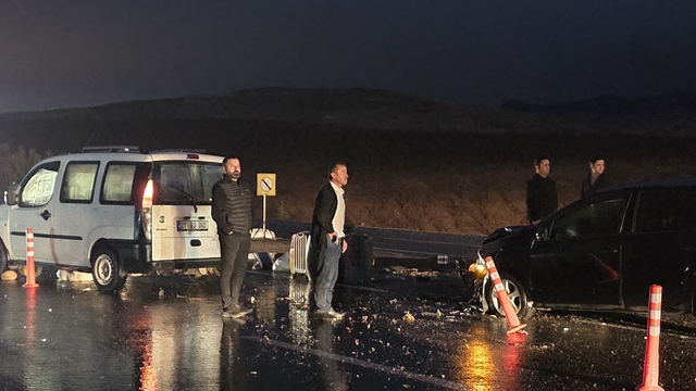 Siirt'te maddi hasarlı trafik kazası