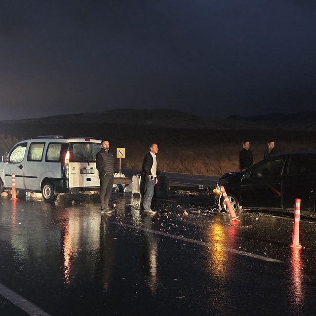 Siirt'te maddi hasarlı trafik kazası