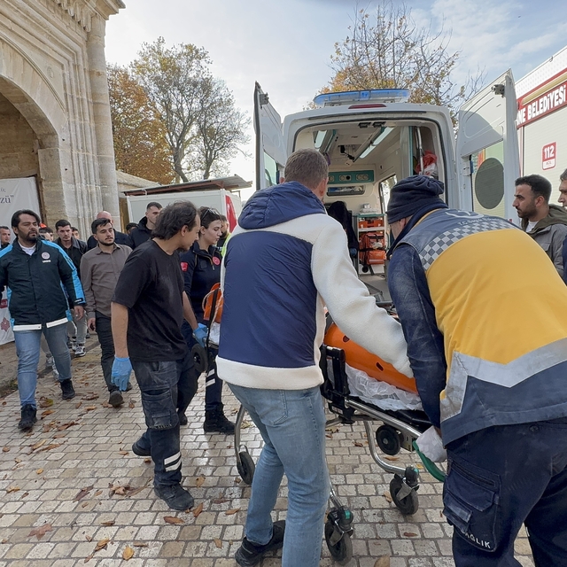 Selimiye Camii restorasyonunda düşen işçi yaralandı