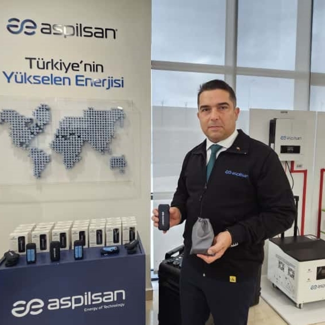 Bu taşınabilir güç kaynağı uçuşları güvenli hale getirecek
Türk mühendisler...