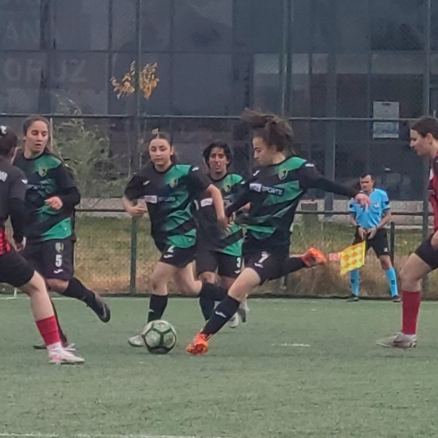 TFF Kadınlar 2. Lig: Vangücü SK:  4 - Kahramanmaraş Anadolu SK:  2