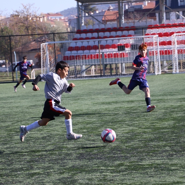 Okul Sporları Yıldız Erkek Futbol Müsabakaları sürüyor