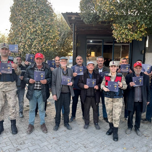 Iğdır'da "Kadına el kalkamaz" bilgilendirme faaliyeti gerçekleştirildi