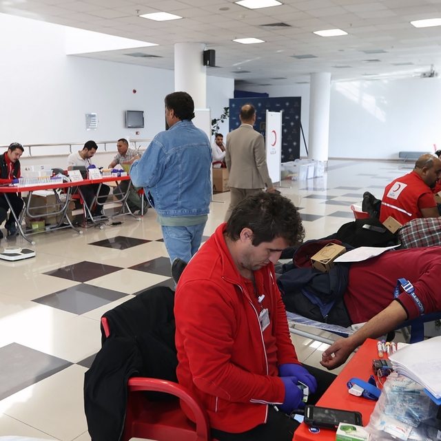 Muğla Büyükşehir, Kızılay'a kan bağışı desteğini Menteşe'de başlattı